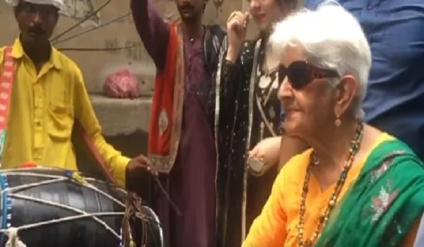 ‘ये गलियां, ये चौबारा, यहां आना है दोबारा…’ 75 साल बाद पाकिस्तान पहुंची भारतीय महिला, पुश्तैनी घर देख भर आईं आंखें