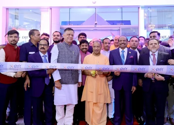 लखनऊ : राजधानी में खुला अंतर्राष्ट्रीय शॉपिंग मॉल लुलु, सीएम योगी ने किया उद्घाटन