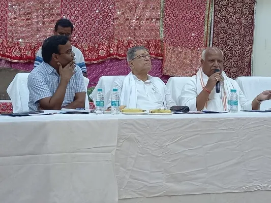 अयोध्या : मेला समाप्ति तक चौड़ीकरण अभियान रहेगा ठप, सांसद ने दिया आश्वासन