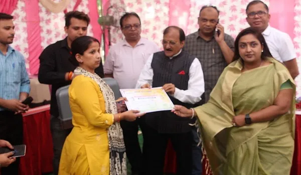 मुरादाबाद की बेटियों ने आत्मनिर्भर बनने की दिशा में बढ़ाए कदम, महापौर बोले- जो सपना देखा था, वह पूरा हो रहा