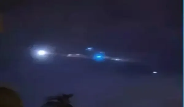 VIDEO : धरती पर गिरा चीन के रॉकेट का मलबा, अंतरिक्ष से आती आफत को देखकर लोगों के उड़े होश!