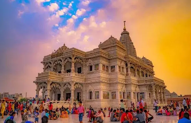 मथुरा: दो दिवसीय अंतर्राष्ट्रीय वैश्य महासम्मेलन की रूप रेखा को अन्तिम रूप देने के लिए वृंदावन में हुई बैठक