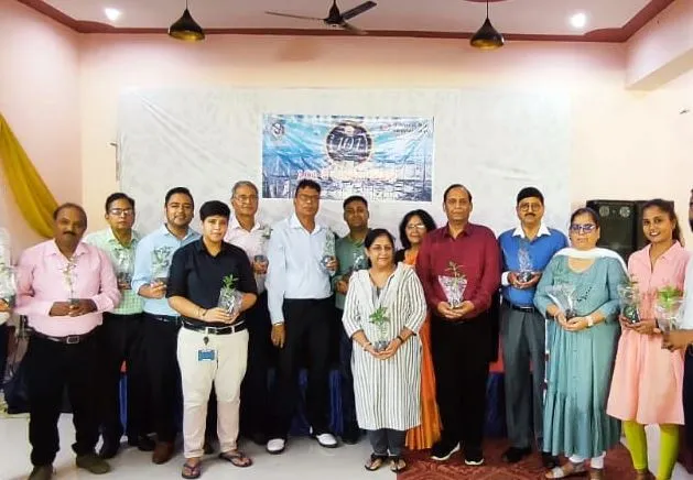 बरेली: नैनीताल बैंक ने पौधरोपण कर मनाया 101वां स्थापना दिवस