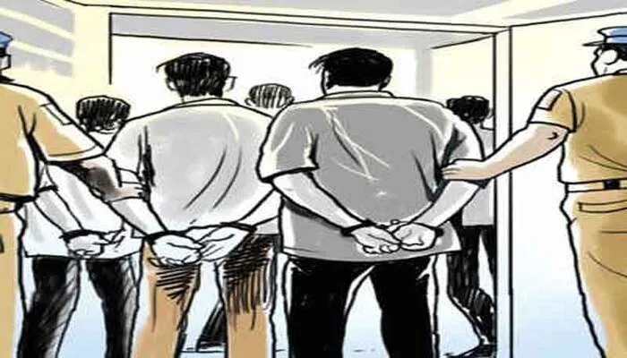 फर्रुखाबाद : पुलिस मुठभेड़ में पांच बदमाश गिरफ्तार, कई वारदातों को दे चुके हैं अंजाम