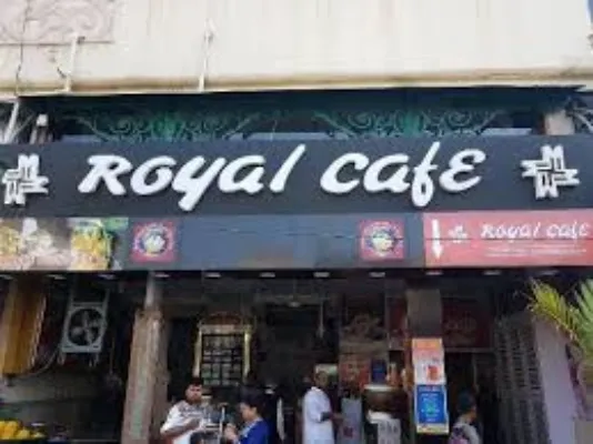 लखनऊ : रॉयल कैफे पर प्रवर्तन दल का छापा,50 किलो प्रतिबंधित प्लास्टिक बरामद