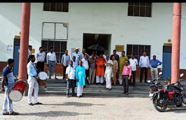 हरदोई : एसपी ने सेवानिवृत्त पुलिस कर्मियों को किया सम्मानित, कही ये बड़ी बात