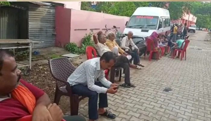 रायबरेली: स्टाफ नर्स समेत दो महिलाओं ने लगाई फांसी, कमरे से मिला सुसाइड नोट