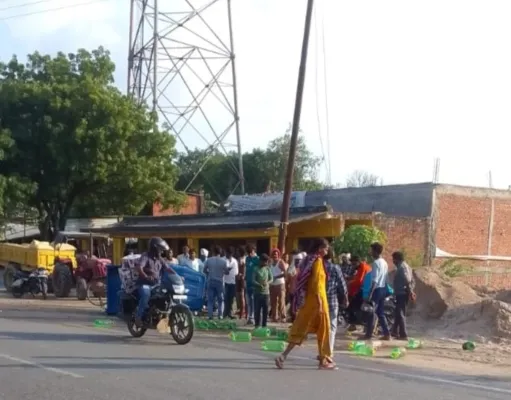 रायबरेली : वैन ने एसिड वाटर ले जा रहे ई-रिक्शा को मारी टक्कर , दो घायल