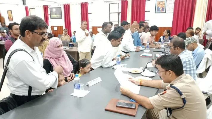 गोरखपुर : समाधान दिवस में गैरहाजिर रहने पर 15 अधिकारियों का वेतन रोका