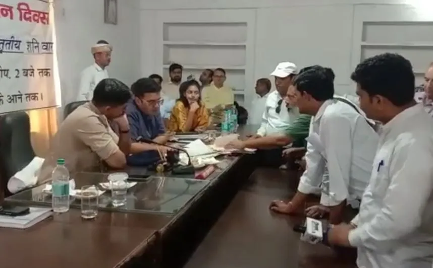 मथुरा: संपूर्ण समाधान दिवस में आईं 289 शिकायतें, 18 का हुआ निस्तारण