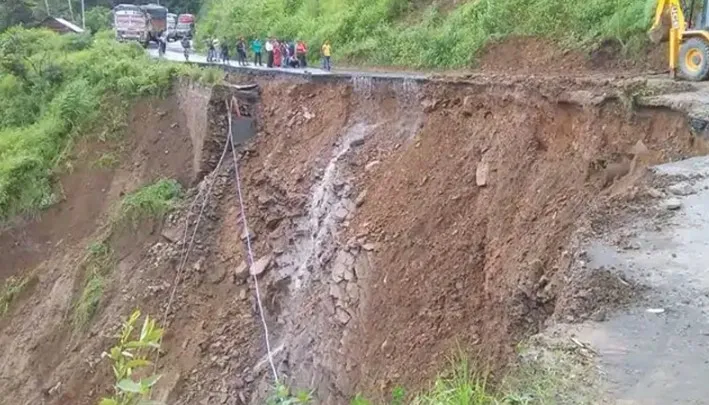 मणिपुर भूस्खलन : मृतक संख्या बढ़कर हुई 29, बारिश से हुआ बचाव अभियान प्रभावित