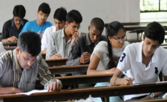 सहायक सांख्यिकी अधिकारी परीक्षा में पचास प्रतिशत से अधिक अभ्यर्थियों ने लिया भाग