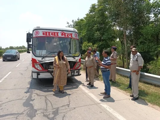 बाराबंकी : हाई सिक्योरिटी नंबर प्लेट की हुई जांच, दो बस और तीन माल वाहन सीज