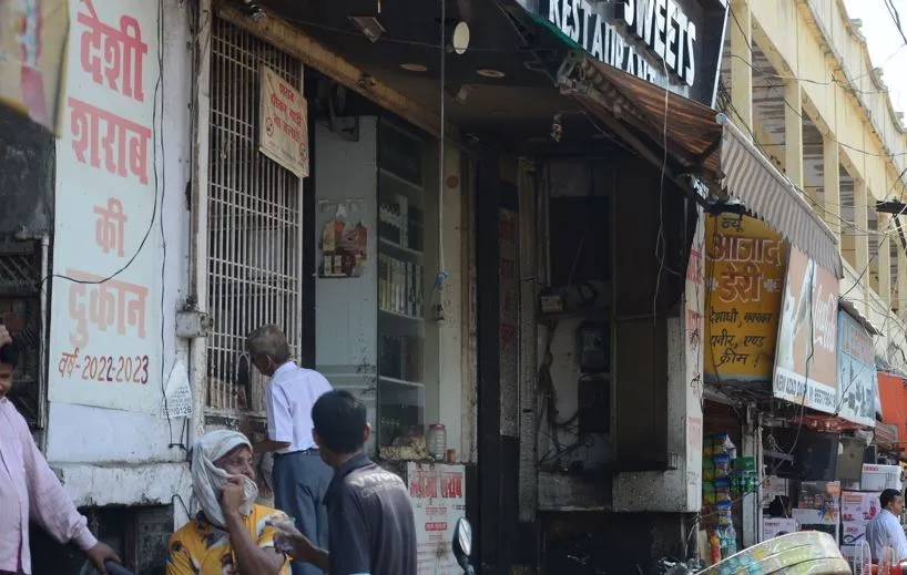 बरेली: सावन के पहले सोमवार को खुली रहीं शराब की दुकानें
