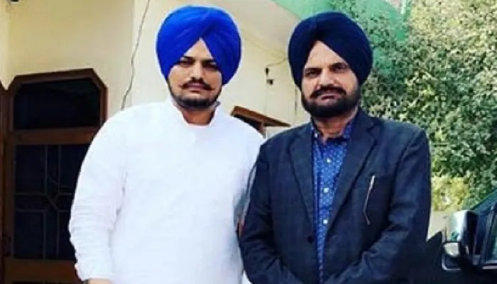बलकौर सिंह ने बेटे Sidhu Moose Wala का टैटू बनवा कर किया बेटे याद, वीडियो वायरल