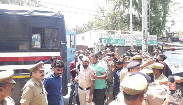 पत्रकार मोहम्मद जुबैर को दूसरी बार लाया गया सीतापुर