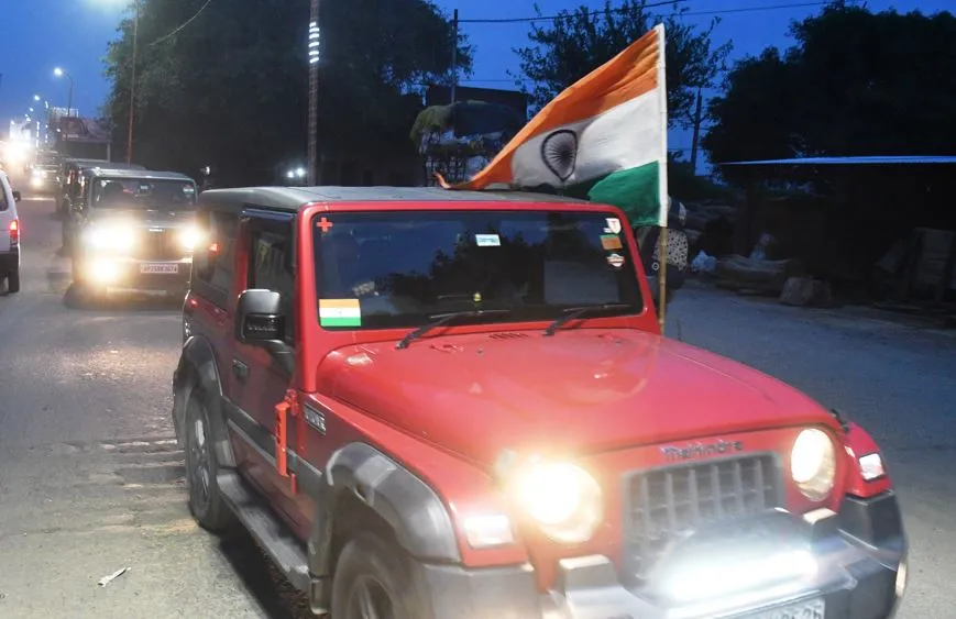 बरेली: थार मालिकों ने रैली निकाल दिया हर घर तिरंगा लगाने का संदेश