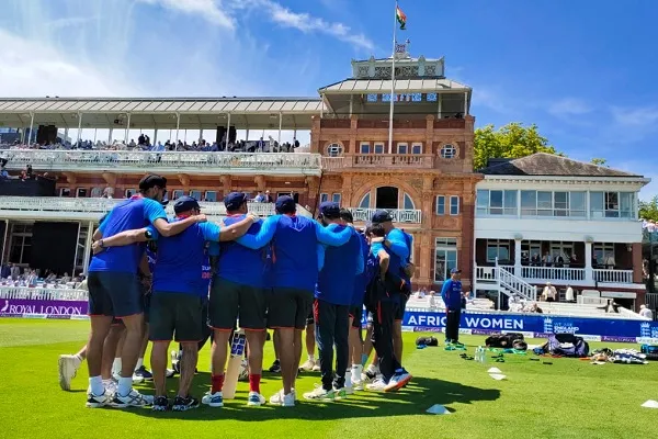 IND vs ENG, 2nd ODI : टॉस जीतकर टीम इंडिया ने चुनी गेंदबाजी, विराट कोहली की वापसी, ये है दोनों टीमों की प्लेइंग-11