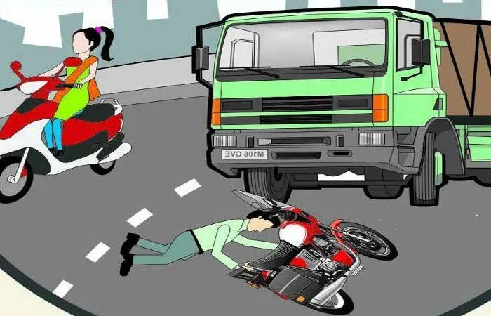 हल्द्वानी: डंपर ने बाइक सवार को कुचला, बाल-बाल बचा चालक