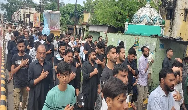 रामपुर : लो हुसैनी काफिला घर से रवाना हो गया…
