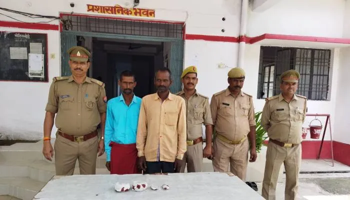 बहराइच: लाखों की चरस के साथ पुलिस ने दो को किया गिरफ्तार, भेजा जेल