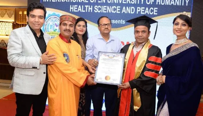 राजपाल यादव को अमेरिकन यूनिवर्सिटी ने दिया डॉक्टरेट इन आर्ट की मानद उपाधि