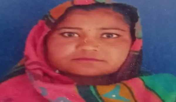 सम्भल: घर की छत साफ कर रही महिला की बिजली गिरने से मौत