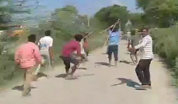 संभल: चिन्हित जमीन पर कब्जे की कार्रवाई के दौरान पथराव पुलिसकर्मी घायल