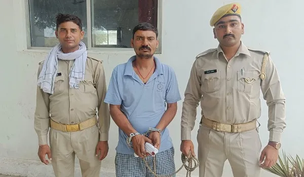 संभल: 25 हजार का इनामी तमंचे और कारतूस के साथ गिरफ्तार