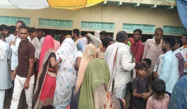 संभल : तालाब में डूबने से चचेरे तहेरे भाइयों की मौत, मृतकों के परिवारों को चार-चार लाख की आर्थिक मदद देने की घोषणा