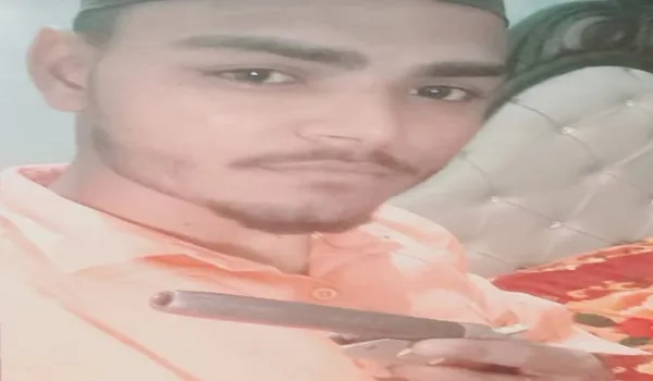 मुरादाबाद: वाह री पुलिस! पैसे संग हजम कर गई तमंचे वाली तस्वीर