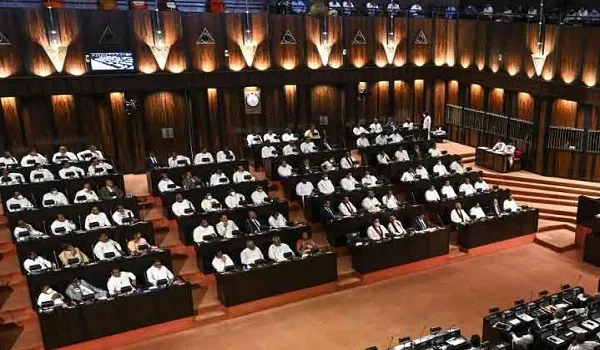 Sri Lanka Election: श्रीलंका में राष्ट्रपति पद के लिए मतदान जारी, कड़ा त्रिकोणीय मुकाबला होने के आसार