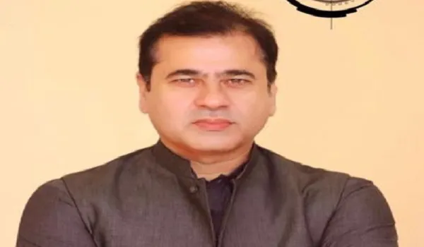 पाकिस्तान के टीवी पत्रकार इमरान रियाज खान गिरफ्तार, पूर्व प्रधानमंत्री इमरान खान ने निंदा