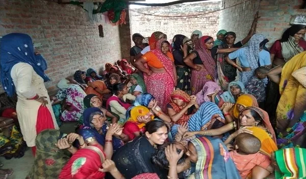 संभल : कूलर उठाते समय करंट से युवक की मौत, पत्नी भी गंभीर रूप से झुलसी