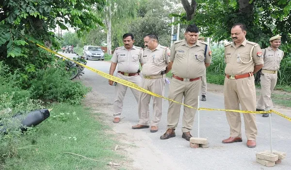 संभल: मुठभेड़ में 25 हजार के इनामी बदमाश और पुलिसकर्मी को लगी गोली