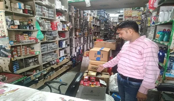 अमरोहा: स्पेयर पार्ट्स की दुकान के ताले तोड़कर दो लाख का सामान चोरी
