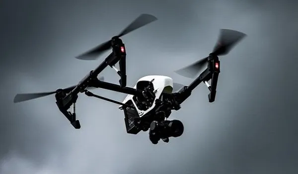 Russia Ukraine War: युद्ध में अहम भूमिका निभा रहा ड्रोन, उन्नत क्षमता वाले Drone हासिल करने के प्रयास में लगे रूस और यूक्रेन