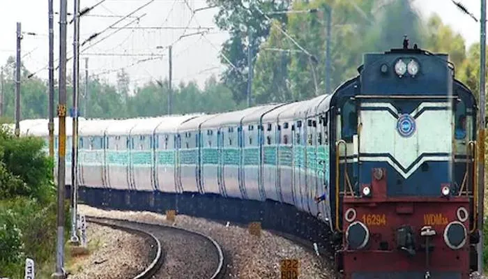 रेल यात्रियों के खुशखबरी: 27 माह के बाद दो अगस्त से फिर फर्राटा भरेगी गोंडा-वाराणसी इंटरसिटी