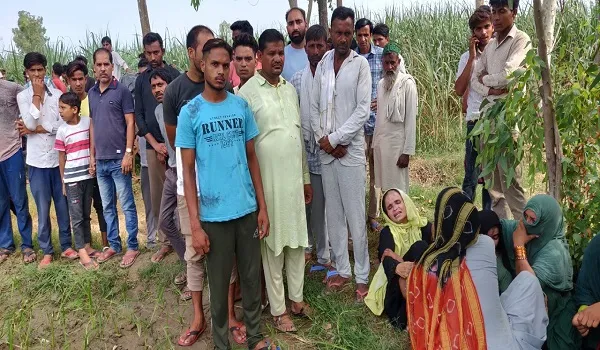 मुरादाबाद: पेड़ से फांसी का फंदा लगाकर युवक ने की आत्महत्या