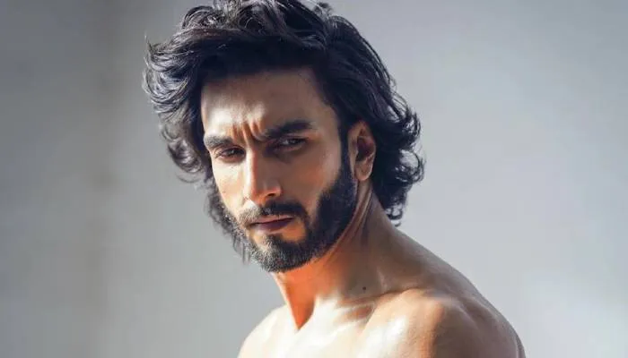 न्यूड फोटोशूट को लेकर बुरे फंसे अभिनेता रणवीर सिंह, पुलिस ने दर्ज की शिकायत, गिरफ्तारी की उठी मांग