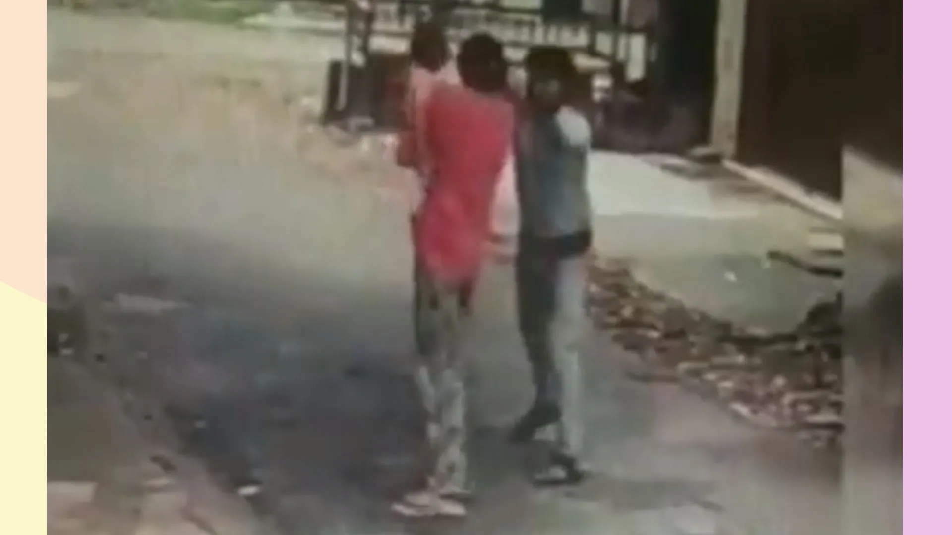 Video: घर के बाहर टहलती दारोगा की पत्नी से चेन स्नेचिंग, सपा का तंज- बेखौफ लुटेरों ने छीना महिलाओं का सुख-चैन