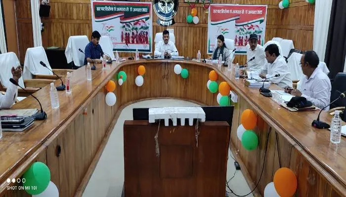 बहराइच: जल जीवन मिशन के लिए 79 ग्राम पंचायतों में नहीं मिली जमीन, बैठक में एक्सईएन ने दी जानकारी