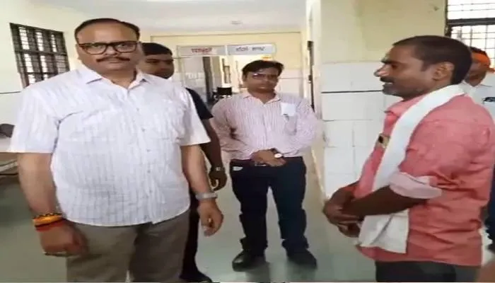 उप मुख्यमंत्री ब्रजेश पाठक ने किया चित्रकूट जिला अस्पताल का औचक निरीक्षण, मचा हड़कंप