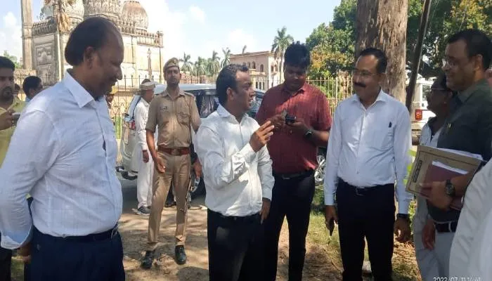 सीतापुर नेत्र चिकित्सालय के बहुरेंगे दिन, तीन माह में शुरू होगी ओपीडी…डीएम व विधायक ने किया निरीक्षण