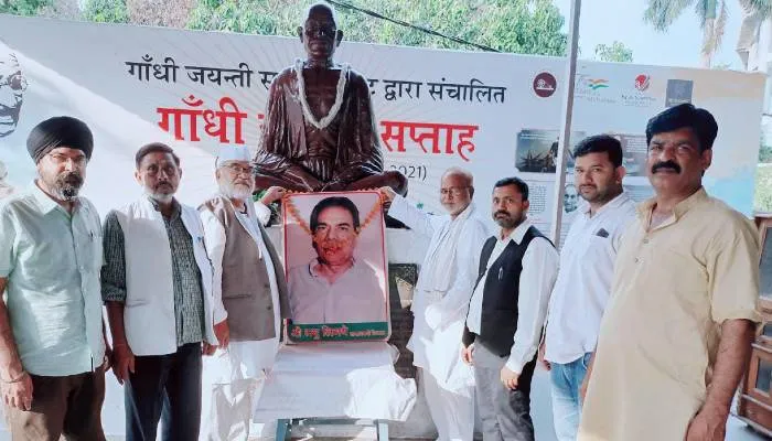 सड़क गूंगी, संसद नाकारा, सरकार आवारा और जन द्रोही हो चुकी है: राजनाथ शर्मा