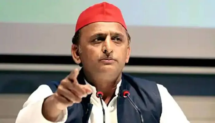 बुंदेलखंड एक्सप्रेसवे वे का वीडियो शेयर कर अखिलेश ने भाजपा सरकार पर कसा शायराना तंज, कहा- कारवां ठहर गया, वो सरकारें तोड़ते रहे…