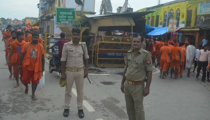 अयोध्या: सावन का दूसरा सोमवार कल, शिवभक्तों का उमड़ा सैलाब, मंदिरों व शिवलायों की बढ़ाई गई सुरक्षा
