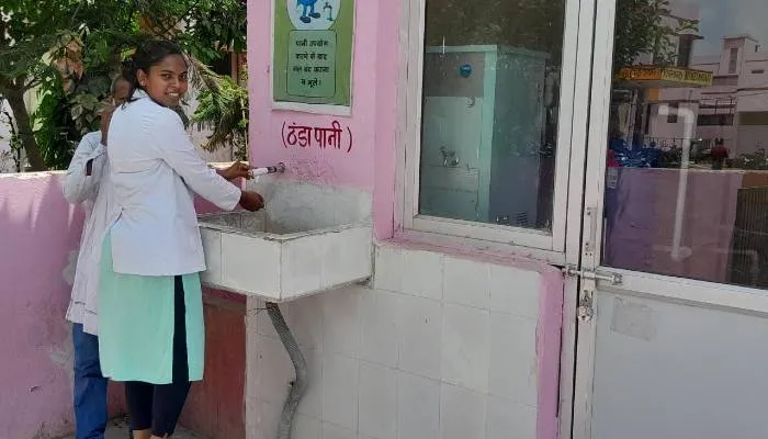 बाराबंकी: डिप्टी सीएम बृजेश पाठक के निरीक्षण का भी जिला अस्पताल पर नहीं पड़ा प्रभाव, मरीज व तीमारदार हो रहे परेशान