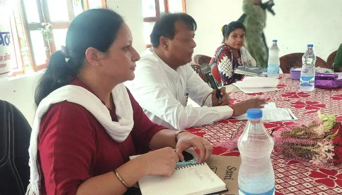 बहराइच: बैठक में बोले डीपीआरओ- सभी के घरों पर लगवाएं राष्ट्रीय ध्वज, आंगनबाड़ी कार्यकत्रियों को सौंपा जिम्मा