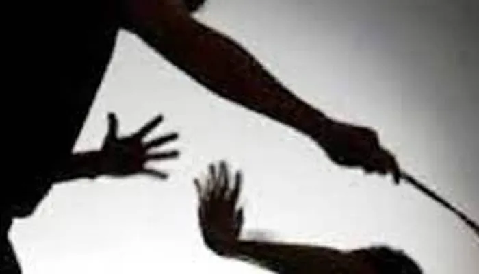 बहराइच: शिक्षक ने कक्षा पांच के छात्र को बेरहमी से पीटा, अस्पताल में भर्ती